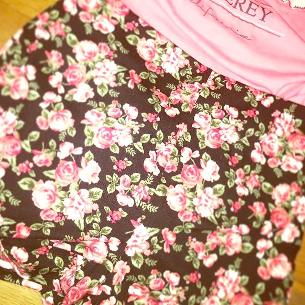 F21 floral shorts!!